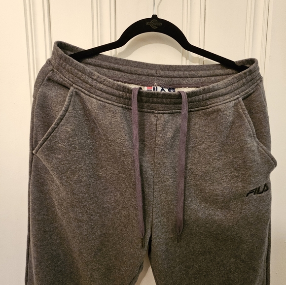 Used Medium Men's Gray Fila Sweatpants - Picture 5 of 12